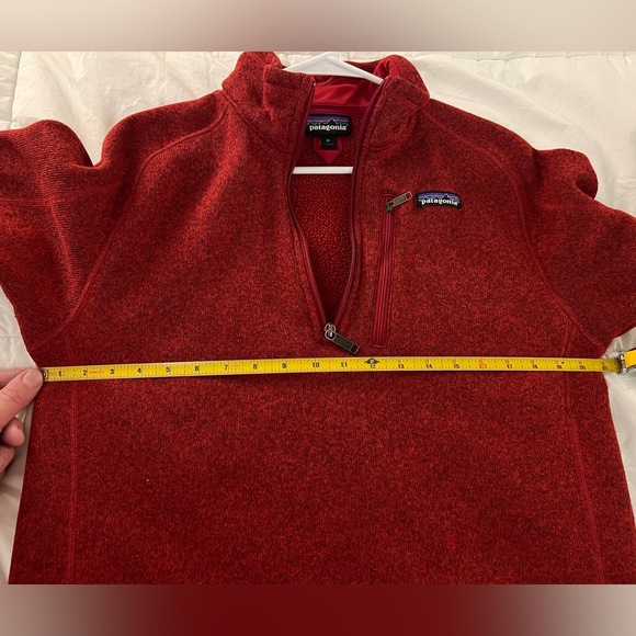 Patagonia better sweater 1/4 zip in red - Picture 3 of 3